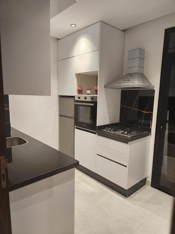 Modern Luxury Retreat: 2-Bedroom Apartment In The Heart Of Marrakech Marrakesh Exterior foto