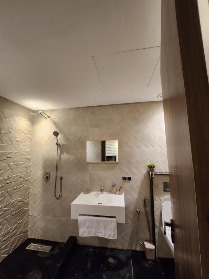Modern Luxury Retreat: 2-Bedroom Apartment In The Heart Of Marrakech Marrakesh Exterior foto